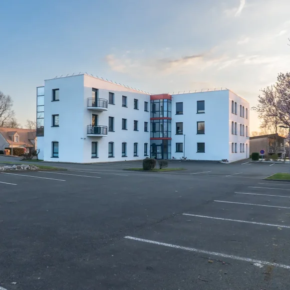 Bureau privé 32 m² 4 postes Coworking Rue Xavier Bichat Le Mans 72000 - photo 9