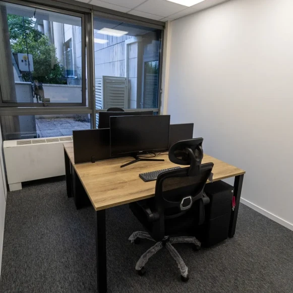 Bureau privé 12 m² 2 postes Location bureau Rue Jacques Daguerre Rueil-Malmaison 92500 - photo 1