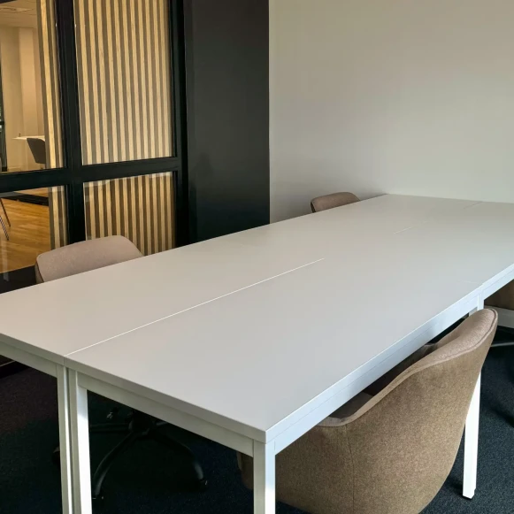 Bureau privé 14 m² 4 postes Coworking Rue Ferdinand Buisson Bègles 33130 - photo 2
