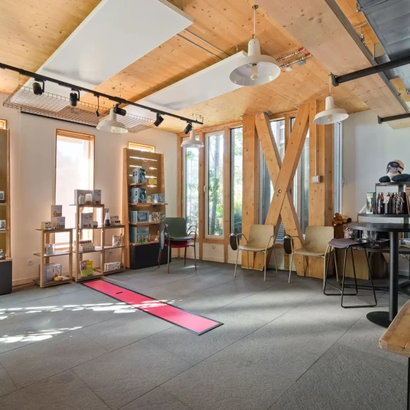 Espace indépendant 684 m² 90 postes Location bureau Passage des Jardins Versailles 78000 - photo 2