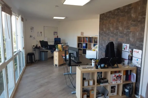 Bureau privé - 78810 - 8 postes - 720€