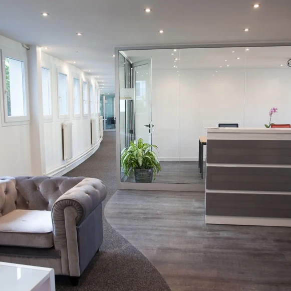 Bureau privé 17 m² 5 postes Coworking Boulevard Gambetta Issy-les-Moulineaux 92130 - photo 4