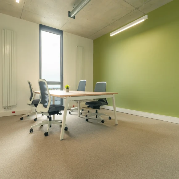 Bureau privé 20 m² 4 postes Coworking Rue Jean Zay Angers 49000 - photo 1