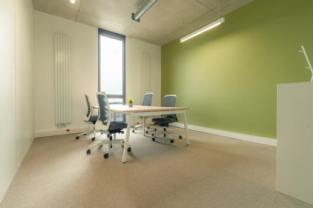 Bureau privé - 49000 - 4 postes - 1760€