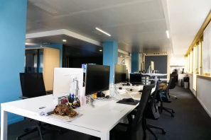 Open Space - 06200 - 6 postes - 190€