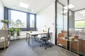 Bureau privé - 49000 - 2 postes - 754€