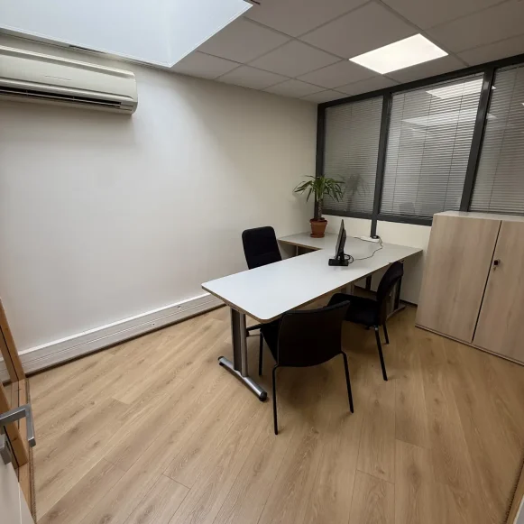 Bureau privé 8 m² 1 poste Location bureau Chemin de la Glacière Toulouse 31200 - photo 1