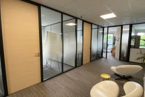 Bureau privé - 69570 - 2 postes - 700€