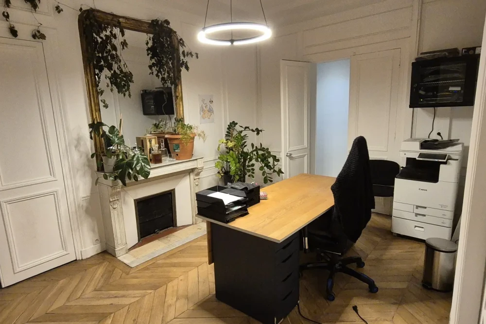 Bureau privé - 75008 - 20 postes - 9000€