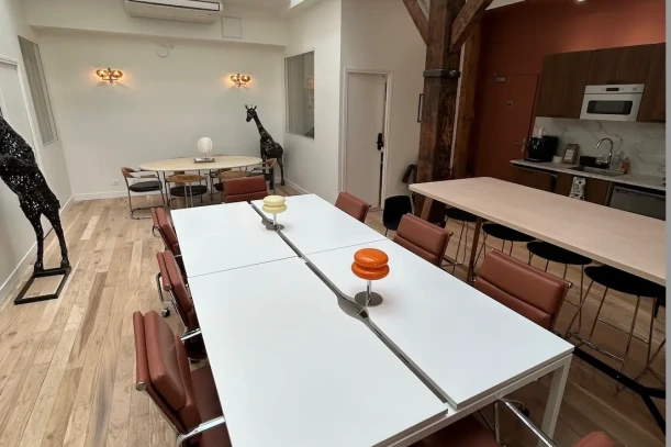 Bureau privé - 75010 - 11 postes - 5900€