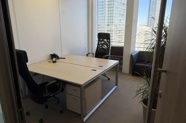 Bureau privé - 92800 - 2 postes - 980€