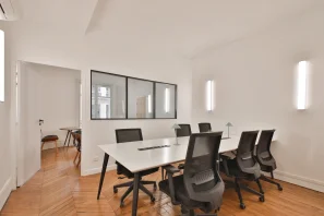 Open Space - 75009 - 6 postes - 450€
