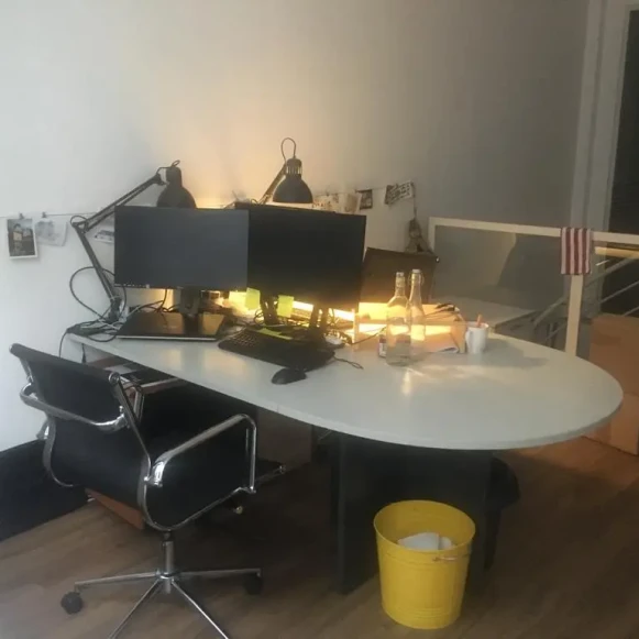Bureau privé 8 m² 2 postes Location bureau Rue de Constantinople Paris 75008 - photo 1