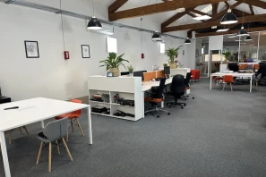 Open Space - 26000 - 4 postes - 150€