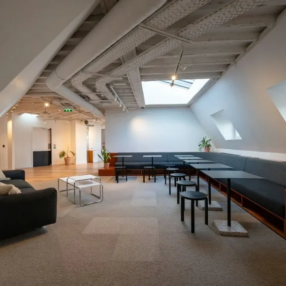 Bureau privé 348 m² 51 postes Coworking Rue La Fayette Paris 75009 - photo 8