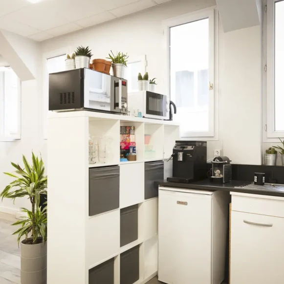Espace indépendant 110 m² 16 postes Location bureau Rue du Faubourg Saint-Martin Paris 75010 - photo 3