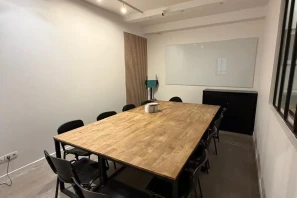 Espace indépendant - 75008 - 8 postes - 2600€