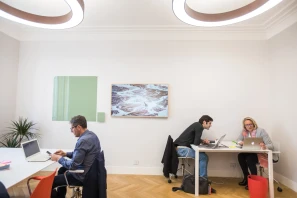 Open Space - 06000 - 8 postes - 280€