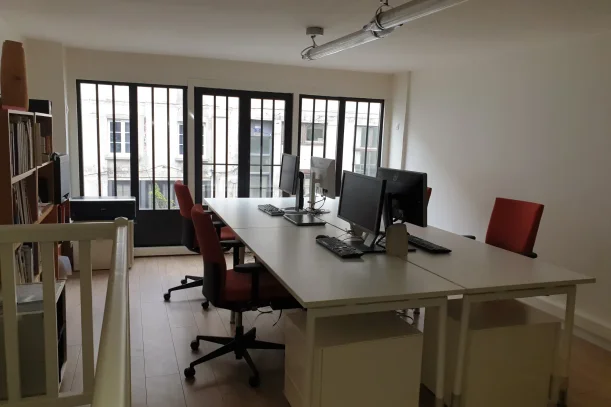 Bureau privé - 75010 - 4 postes - 1460€