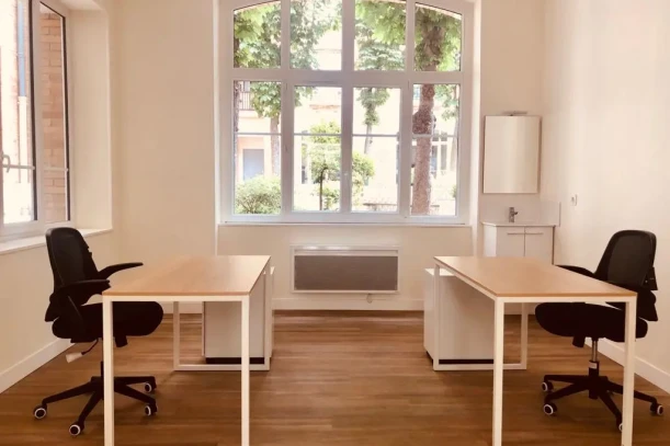 Bureau privé - 75015 - 2 postes - 790€