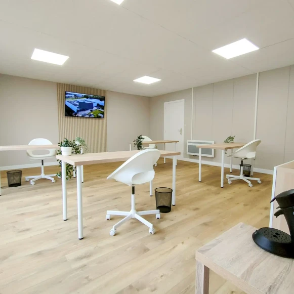 Bureau privé 32 m² 4 postes Coworking Rue du Dronckaert Roncq 59223 - photo 4