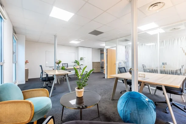 Bureau privé - 44300 - 9 postes - 2891€