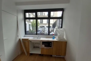 Open Space - 75009 - 1 poste - 500€