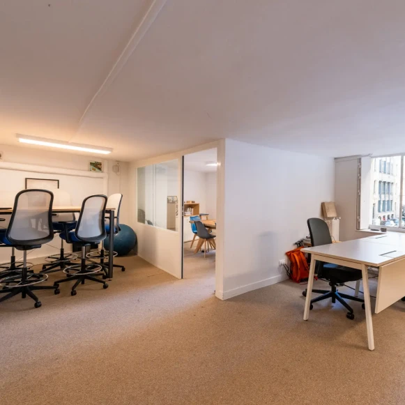 Open Space  10 postes Location bureau Rue Saint-Fiacre Paris 75002 - photo 1