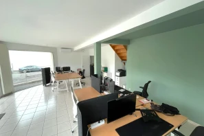 Open Space - 44980 - 8 postes - 195€