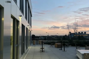 Bureau privé - 49100 - 4 postes - 1090€