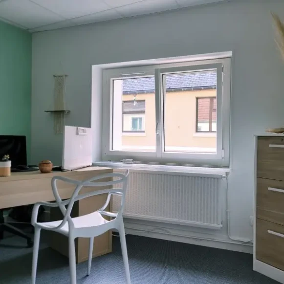 Bureau privé 9 m² 1 poste Coworking Rue Eugène Lair Viarmes 95270 - photo 1