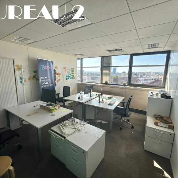 Bureau privé 18 m² 4 postes Coworking Rue Maurice Hartmann Issy-les-Moulineaux 92130 - photo 1