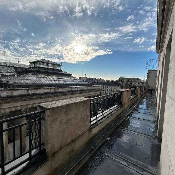 Espace indépendant 21 m² 6 postes Coworking Place de la Bourse Paris 75002 - photo 2