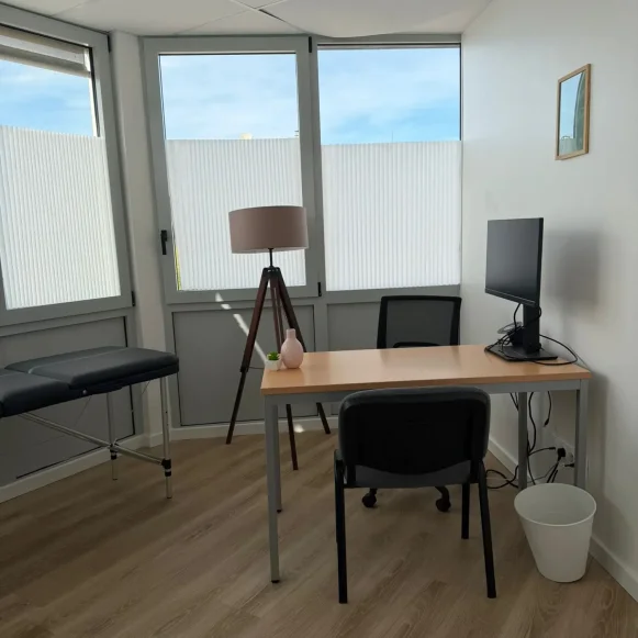 Bureau privé 10 m² 1 poste Location bureau Rue Théophile Gautier Le Bouscat 33110 - photo 1