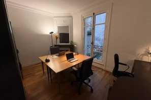 Bureau privé - 75019 - 3 postes - 820€