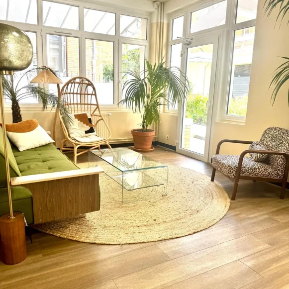 Bureau privé 15 m² 2 postes Location bureau Rue Mathurin Régnier Paris 75015 - photo 1