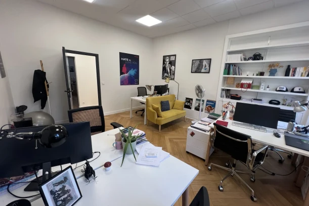 Bureau privé - 75008 - 6 postes - 2160€