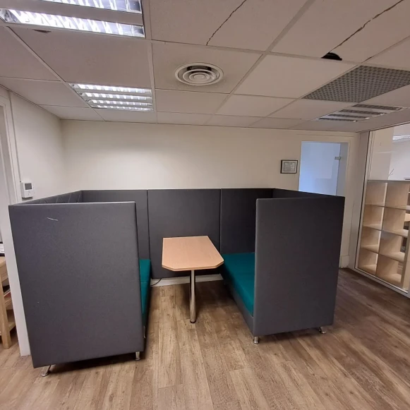 Bureau privé 18 m² 4 postes Coworking Rue Cardinet Paris 75017 - photo 6