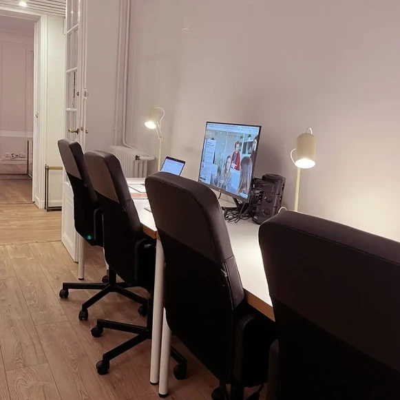 Open Space  1 poste Coworking Rue de Magdebourg Paris 75016 - photo 1