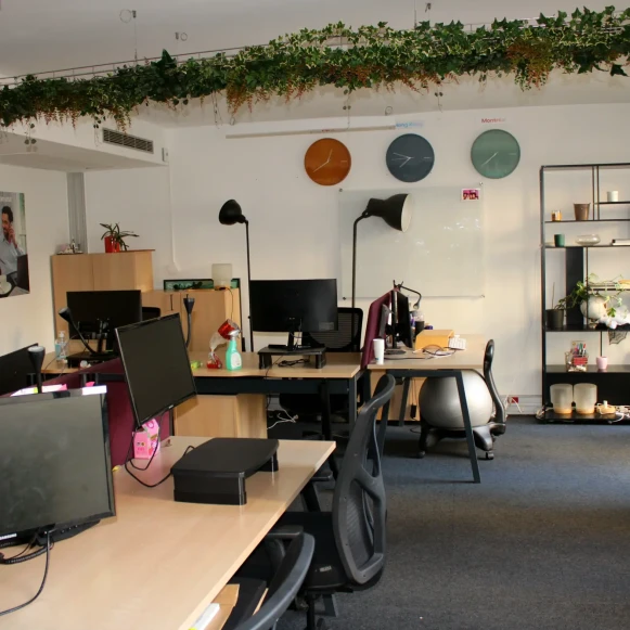 Bureau privé 42 m² 10 postes Coworking Rue de Rochechouart Paris 75009 - photo 4
