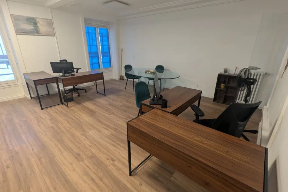 Bureau privé - 75001 - 4 postes - 2000€