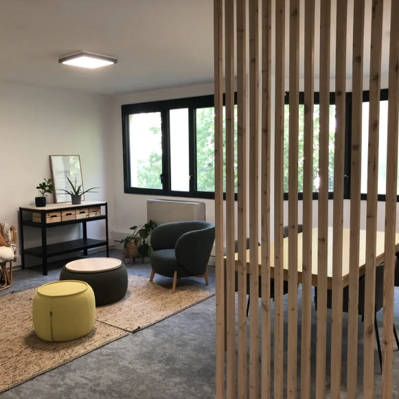 Bureau privé 60 m² 15 postes Coworking Rue Louis Blanc Lyon 69006 - photo 6