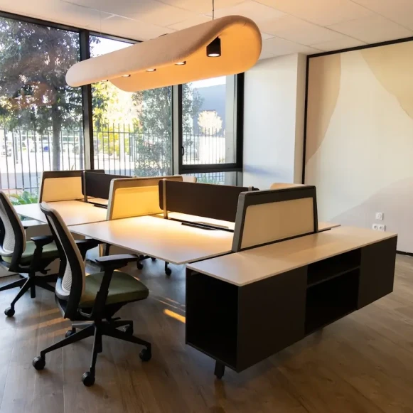 Bureau privé 26 m² 4 postes Location bureau Rue Etienne Lenoir Mauguio 34130 - photo 1