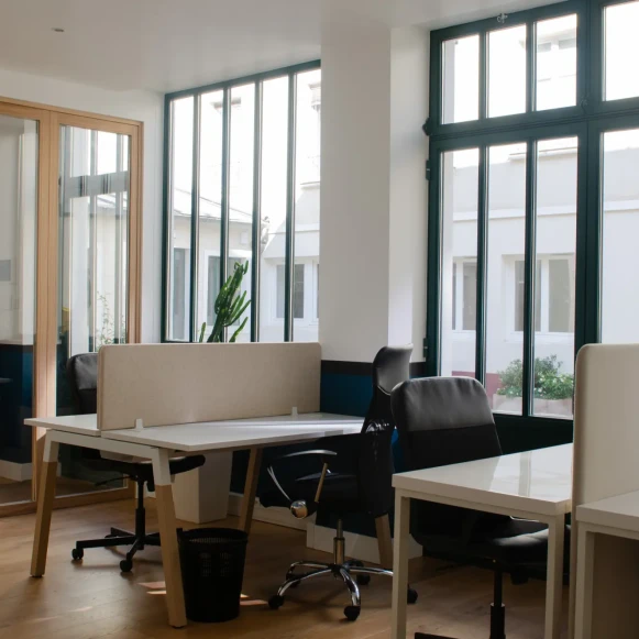 Bureau privé 35 m² 7 postes Location bureau Rue Lecourbe Paris 75015 - photo 1