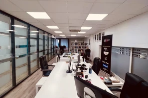 Open Space - 92210 - 10 postes - 295€