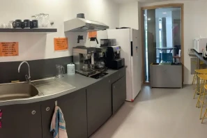 Open Space - 19100 - 6 postes - 182€