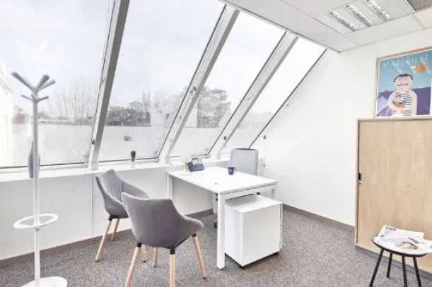 Bureau privé - 13008 - 4 postes - 1850€