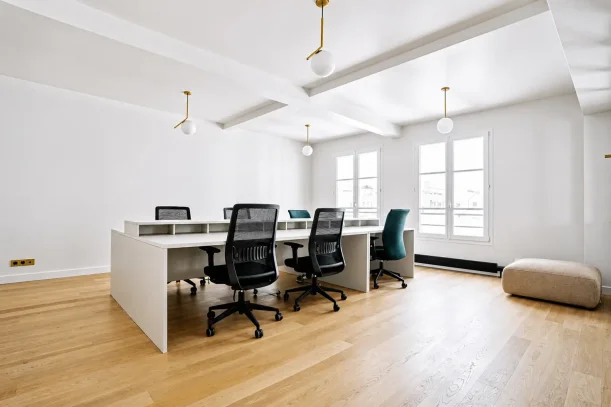 Bureau privé - 75010 - 6 postes - 2900€