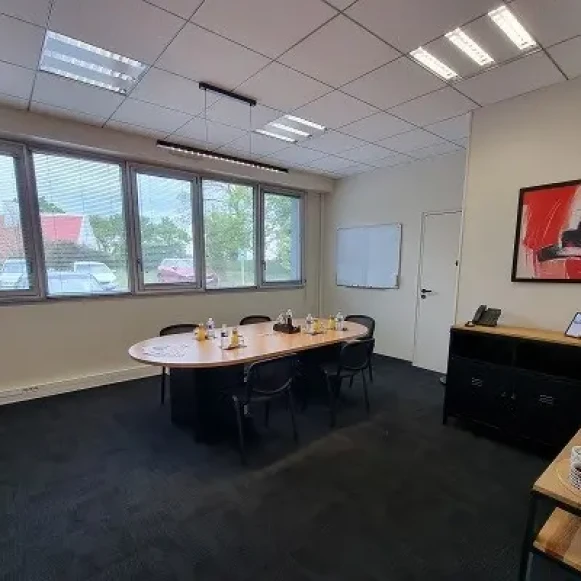 Bureau privé 11 m² 2 postes Coworking Rue de la Rigourdière Cesson-Sévigné 35510 - photo 9