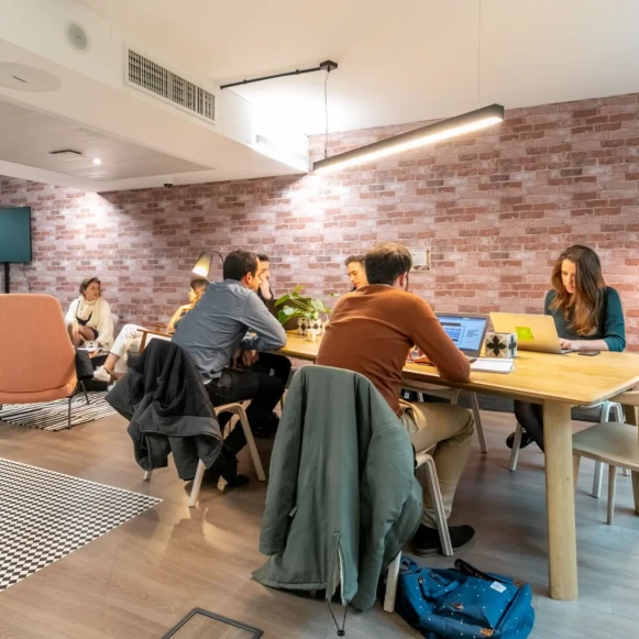 Bureau privé 35 m² 9 postes Location bureau Avenue Charles de Gaulle Neuilly-sur-Seine 92200 - photo 1